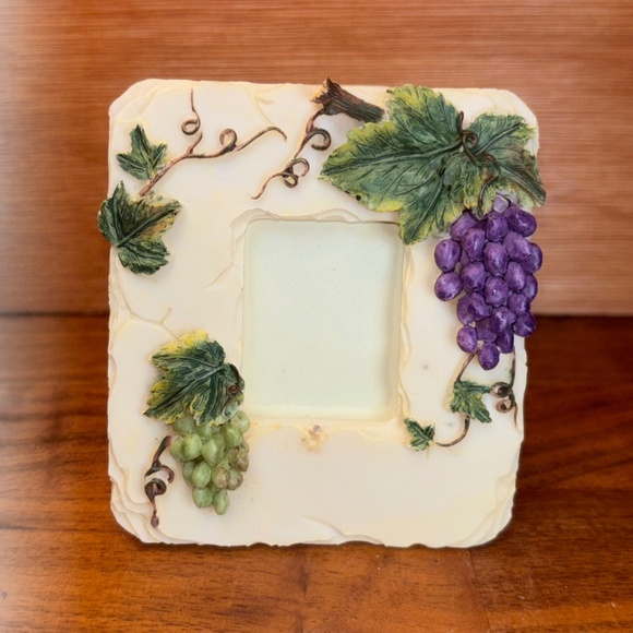 Grapes Theme Resin 3.5” X 3” Standing Photo Frame Fits 1-1/2” x 1-1/8” Photo - Picture 1 of 11